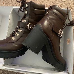 Guess Chocolate  🍫 Combat Boots